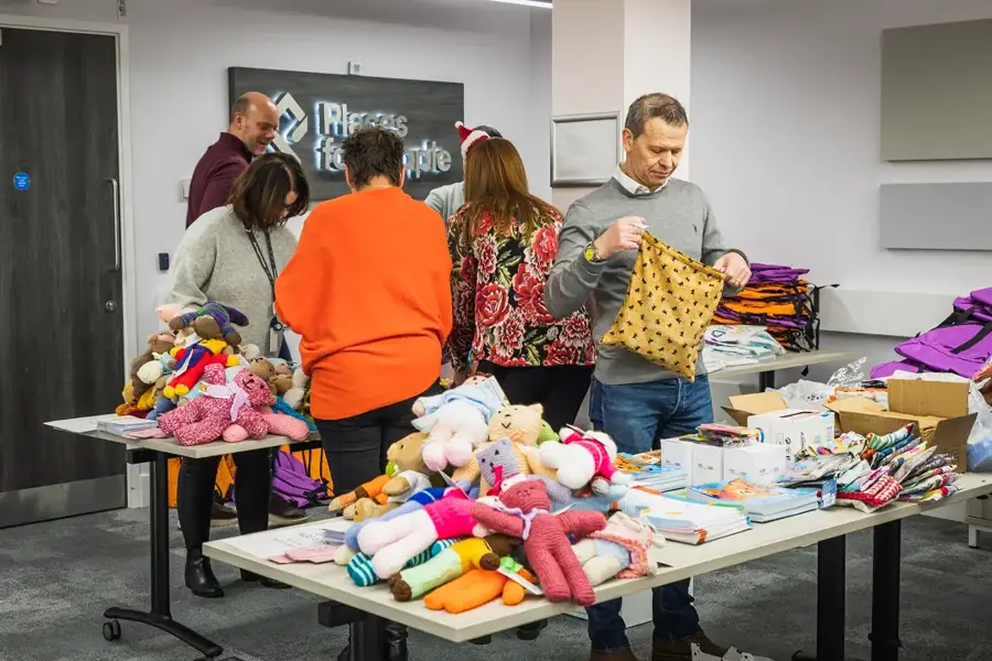 Volunteers Make Buddy Bags